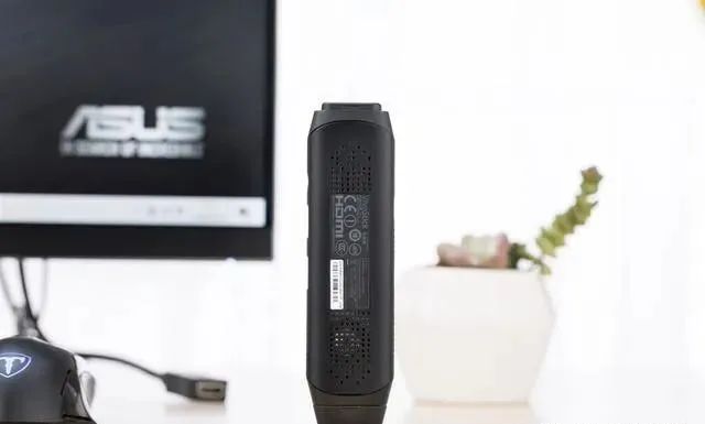 Asus TS10: A Compact Solution for Mobile Office Needs