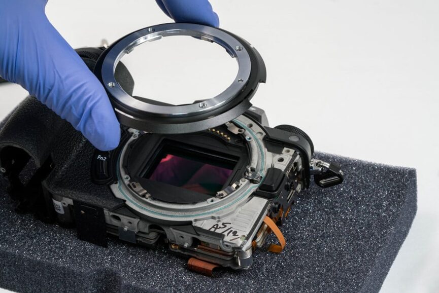 Disassembly of Nikon's Flagship Mirrorless Camera Z7 II