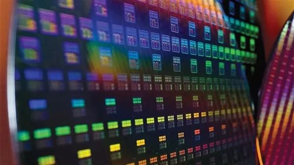 Low Power Design: The Energy-Saving Code for Electronics