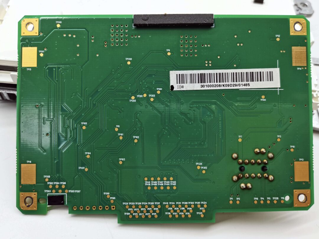 Disassembly Analysis: Audi Q3 and A4L Center Display Circuit