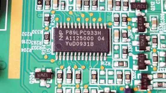 Disassembly Analysis: Audi Q3 and A4L Center Display Circuit