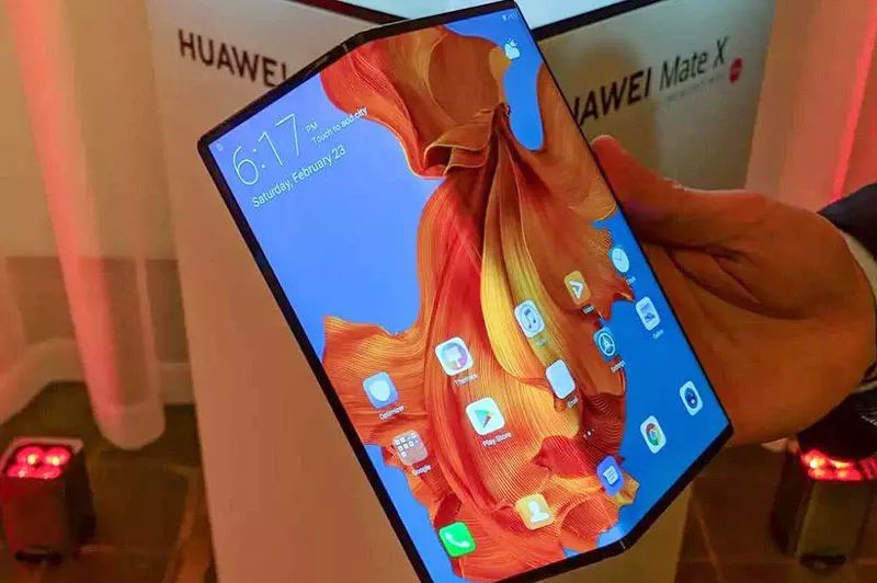 Why iPhone 11 Is Not Worth Buying: A Discussion on Phone Screens