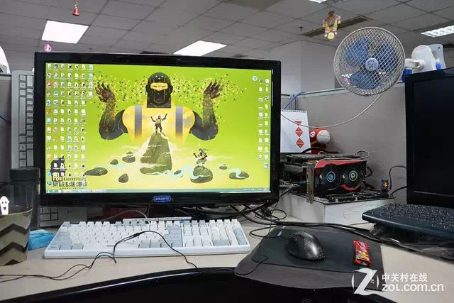 Unveiling The Workstations Of Hardware Editors