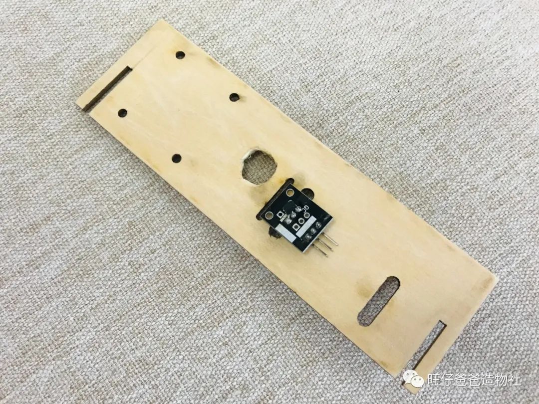 DIY Page-Turning Animation Display for Spring Festival