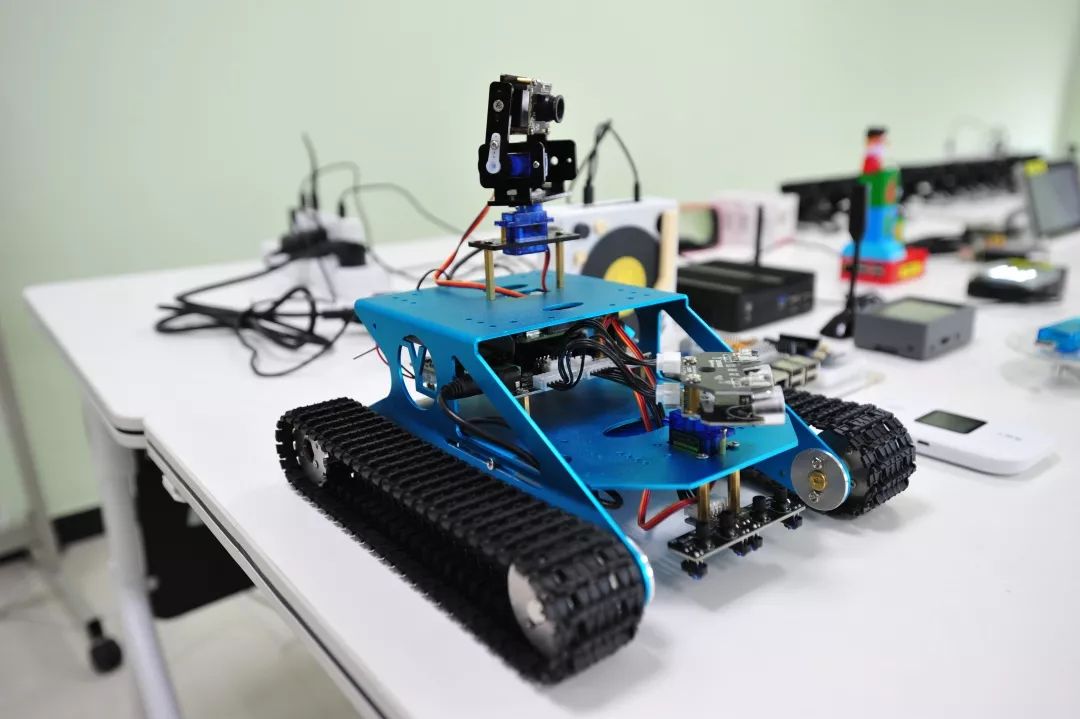 Create High-Tech Products with Raspberry Pi in Three Days!