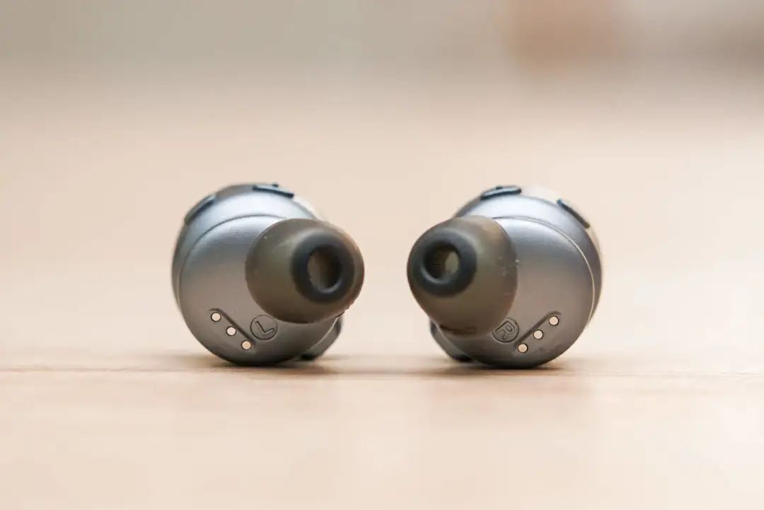 FiiO FW3 Review: Excellent HiFi Sound with Independent DAC Chip