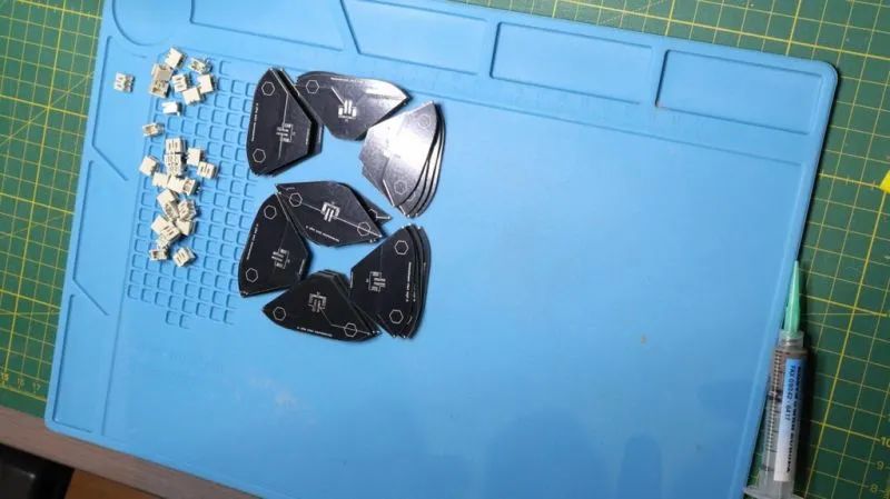 DIY Magical Thermochromic Clock