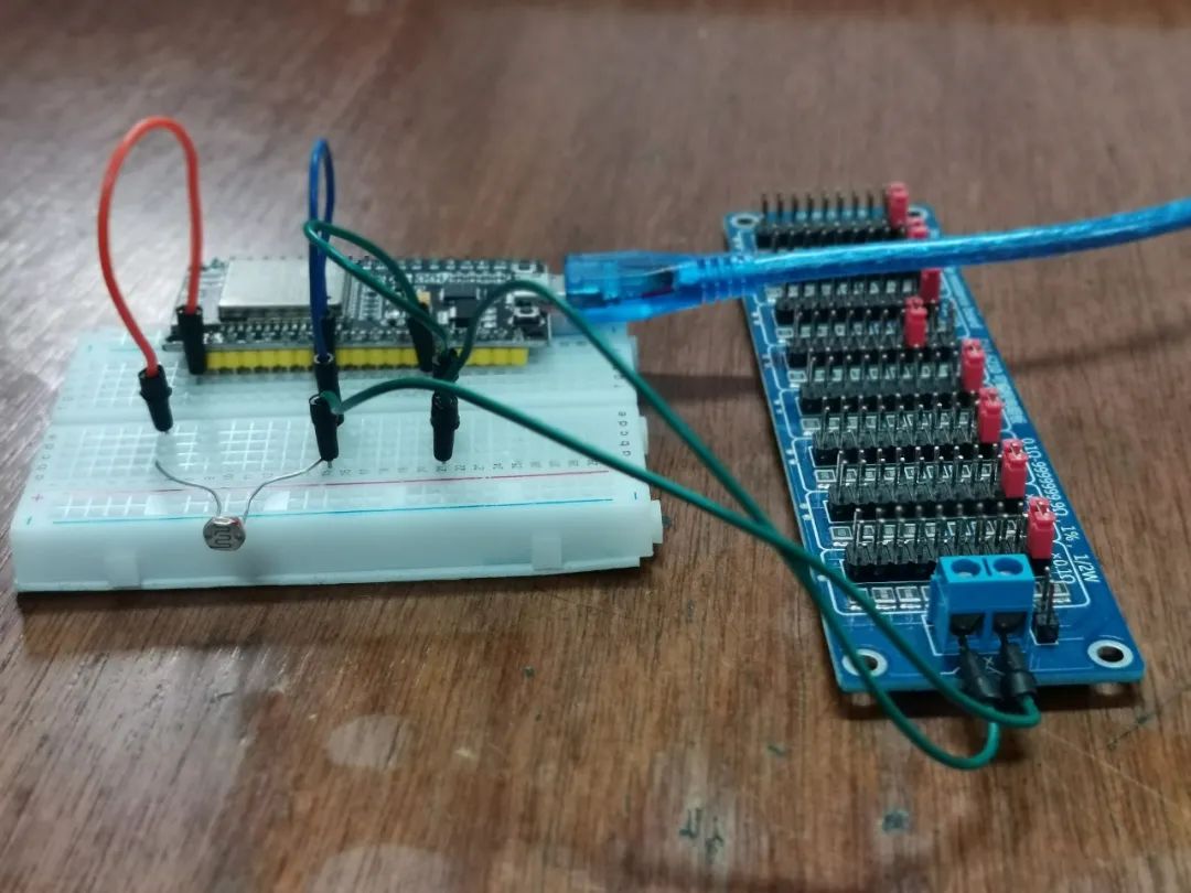 2022 Debut: Measuring Heart Rate Using Phyphox, ESP32, and Photoresistor