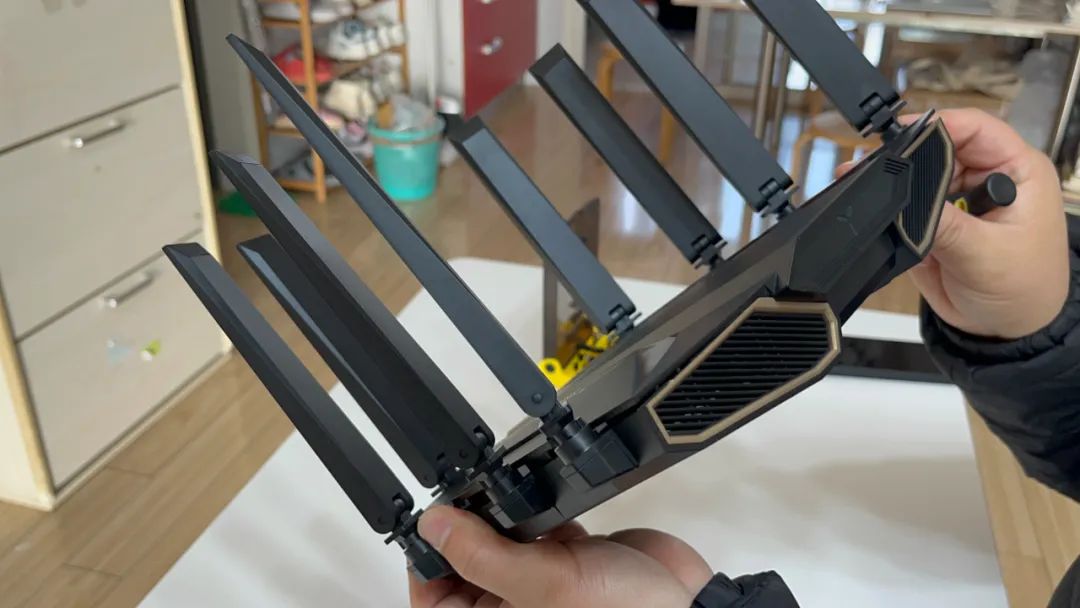 Wi-Fi 7 Router Review: Unboxing and Performance Test