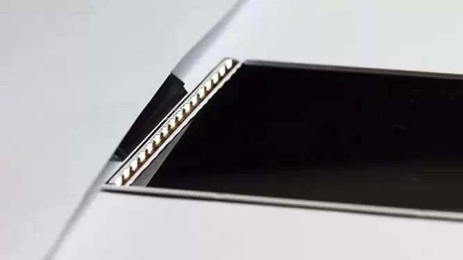 Disassembling a Borderless Phone Screen: A Deep Dive
