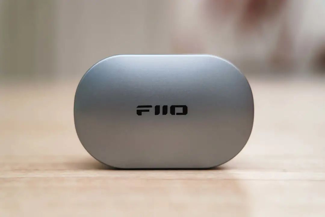 FiiO FW3 Review: Excellent HiFi Sound with Independent DAC Chip