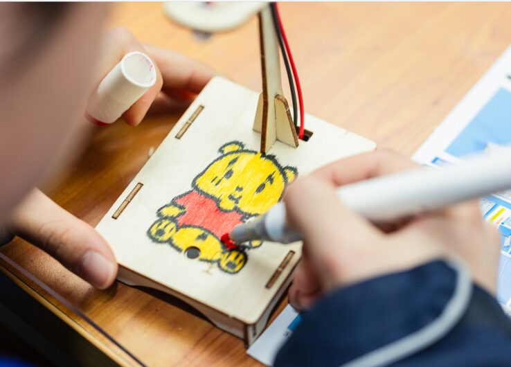 DIY Voice-Controlled Desk Lamp
