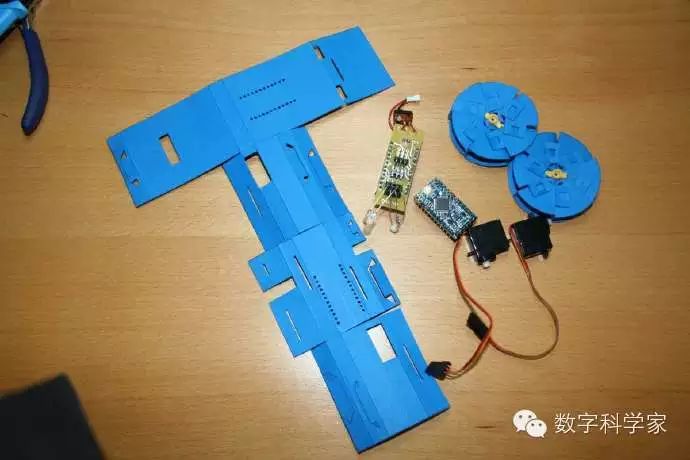 DIY: Fold a Paper Robot