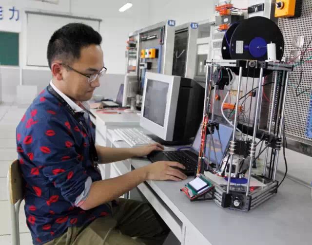 DIY a 3D Printer: A Journey of Innovation