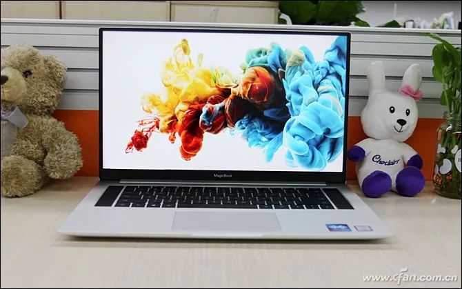 Honor MagicBook Pro Experience: A Stunning Full-Screen Laptop!