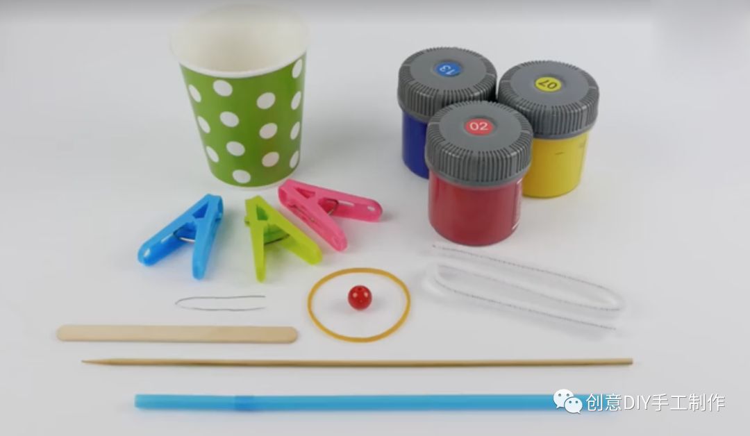 Crafting a Swinging Robot with Paper Cups