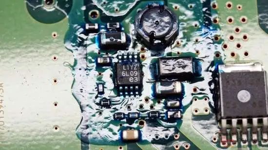 Disassembly Analysis: Audi Q3 and A4L Center Display Circuit