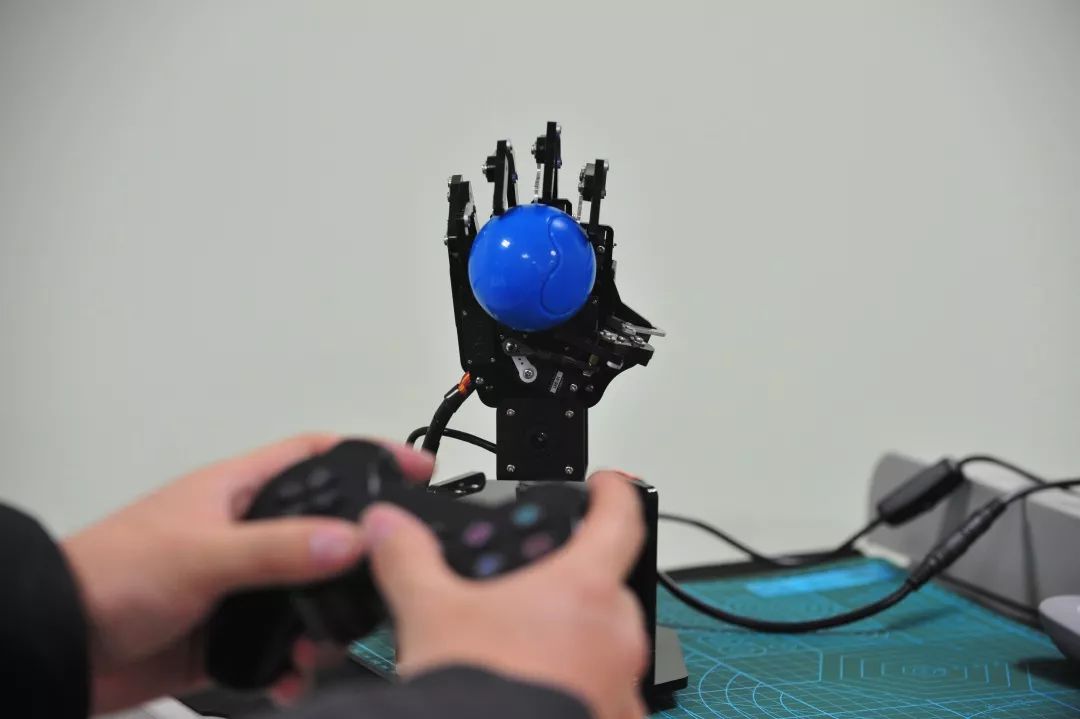 Create High-Tech Products with Raspberry Pi in Three Days!