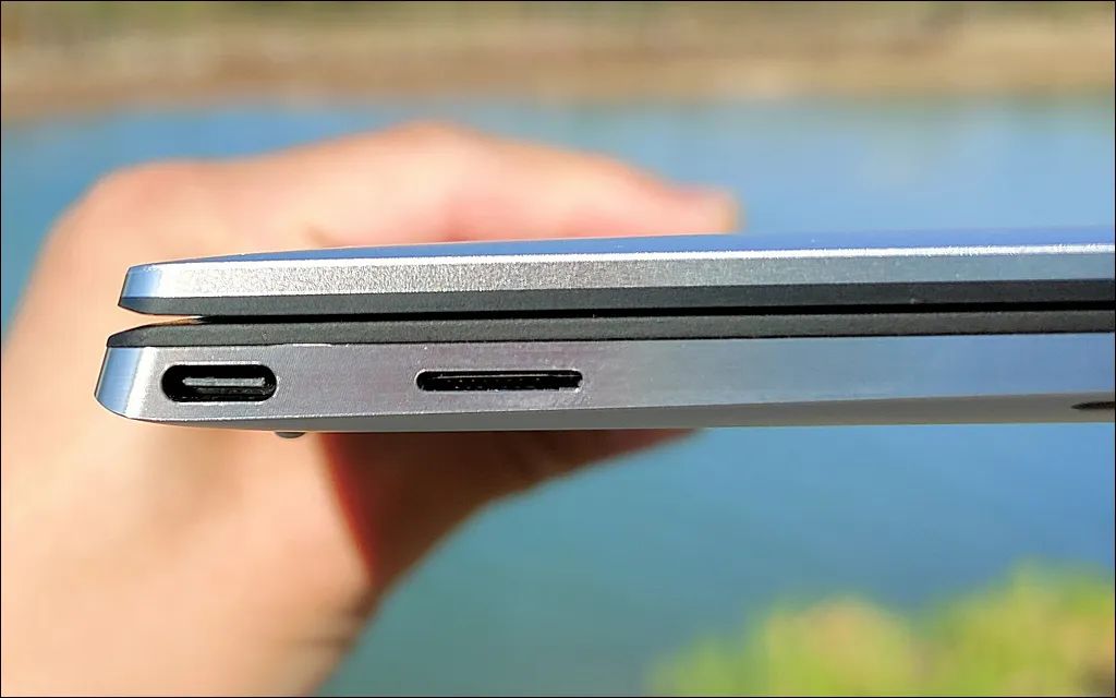 Dell XPS 13 9300 Review: The Ultimate Thin Laptop!
