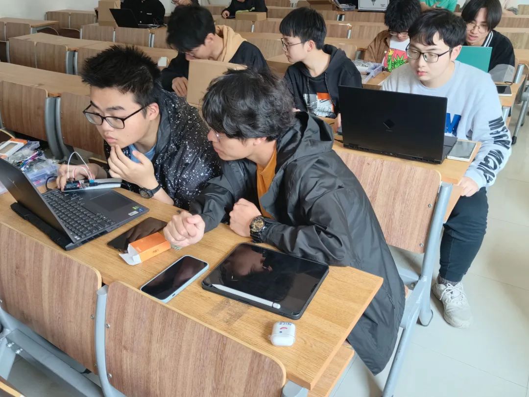Arduino Course at Smart Robot Club - Session Four