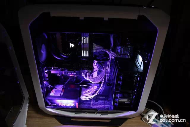 Unveiling The Workstations Of Hardware Editors