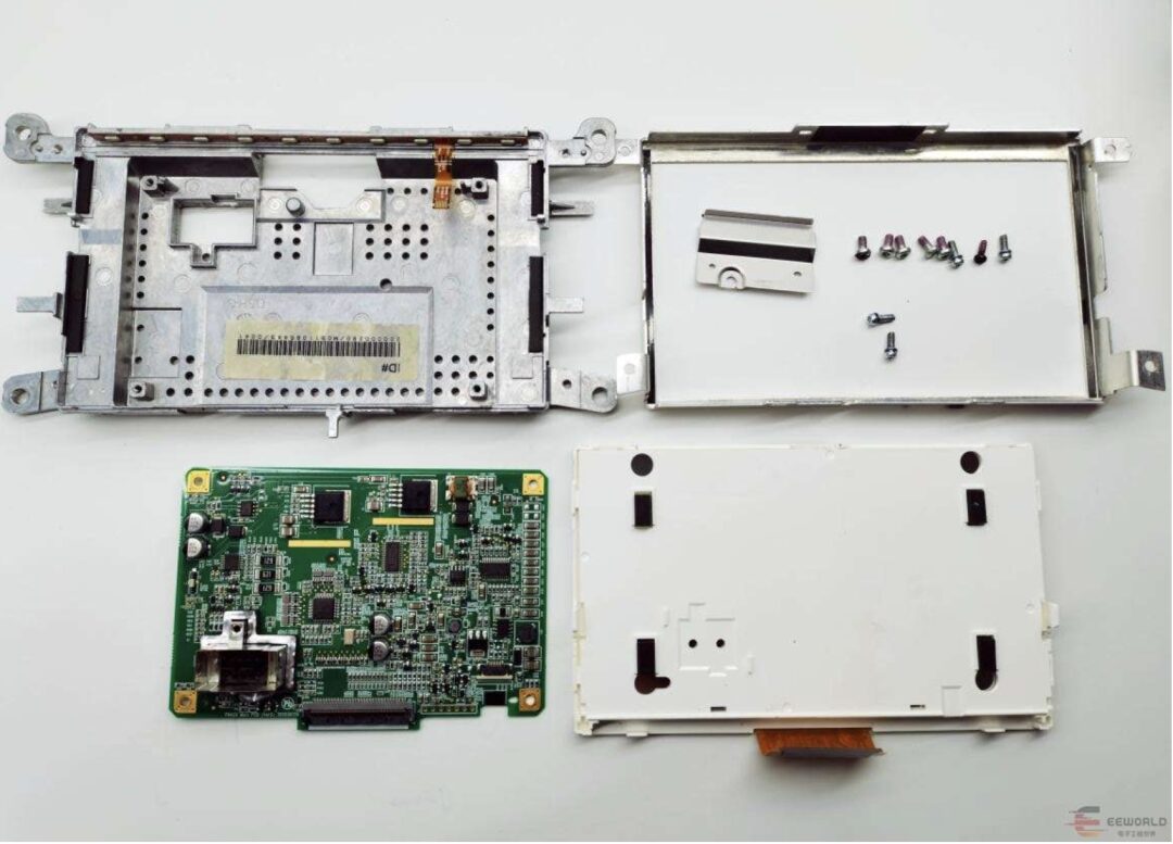 Disassembly Analysis: Audi Q3 and A4L Center Display Circuit