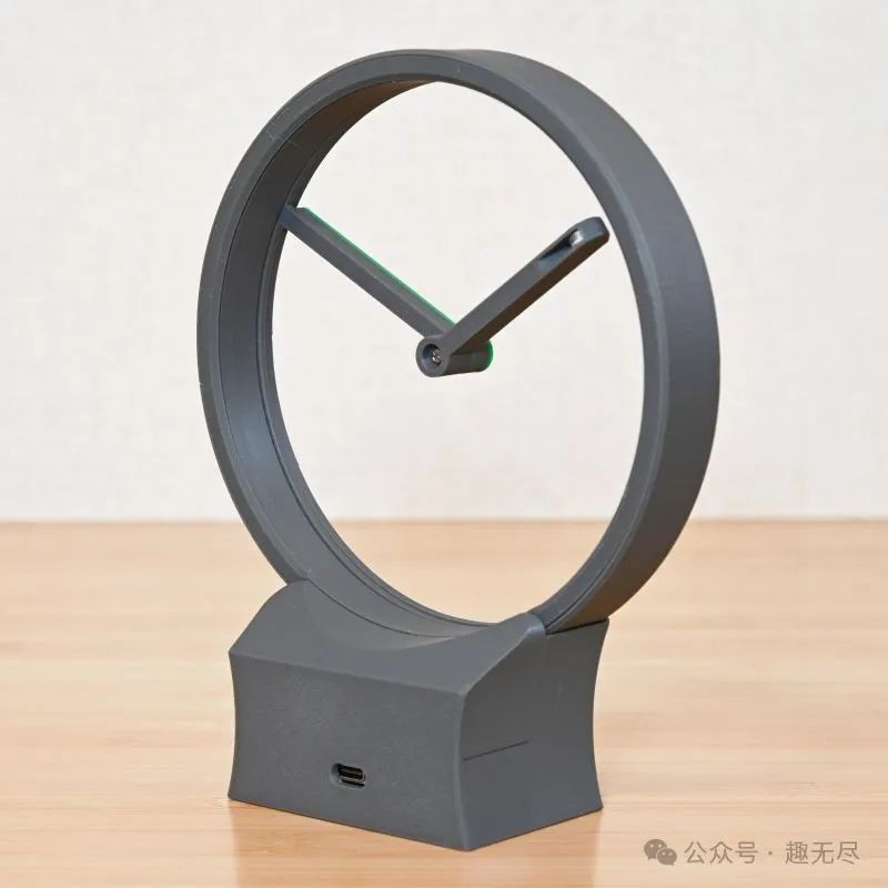 Fifth Generation Hollow Clock Made with RP2040