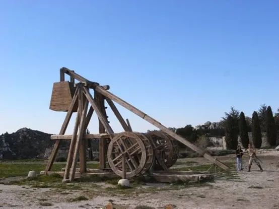 Building an Electric Catapult: Combining Mechanics and Electronics