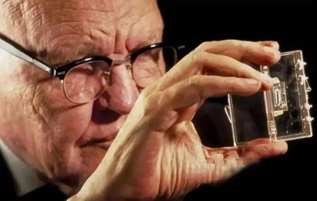 The History of Semiconductor Technology Development