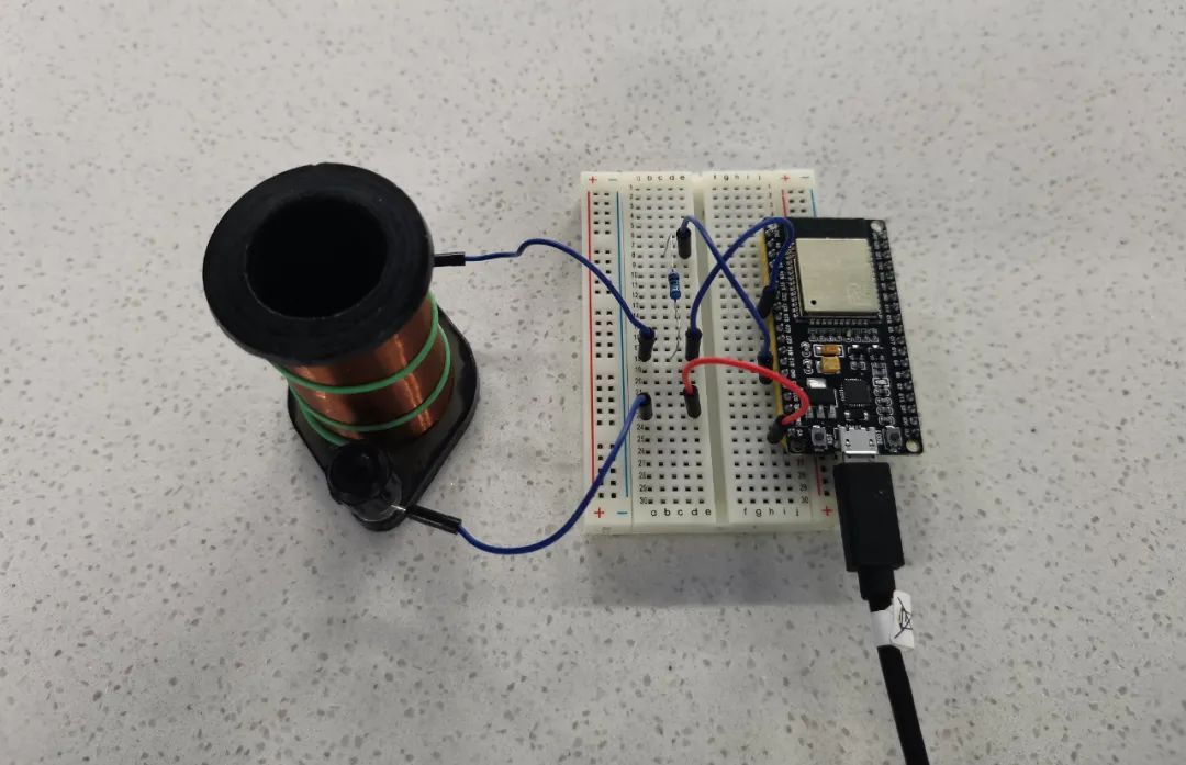 Using Phyphox and ESP32 Bluetooth for Coil Induction Experiment