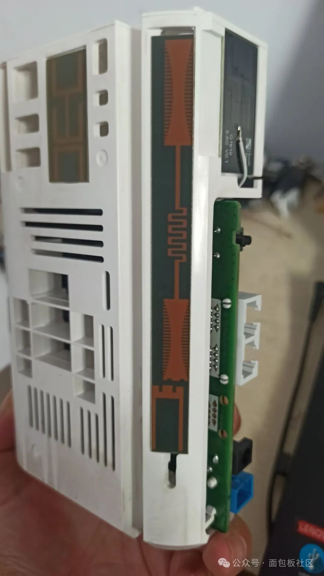 Disassembling My WiFi 6 Router: A Comprehensive Guide