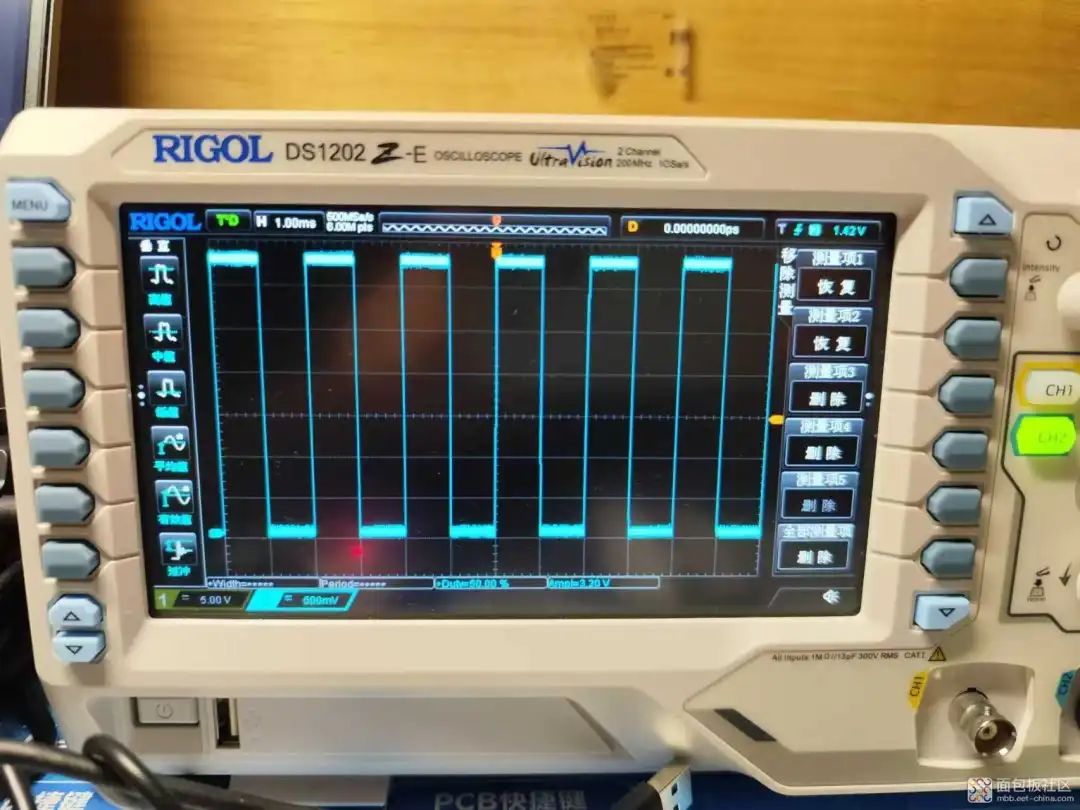 Disassembling a Mini Oscilloscope: Is It Worth It?