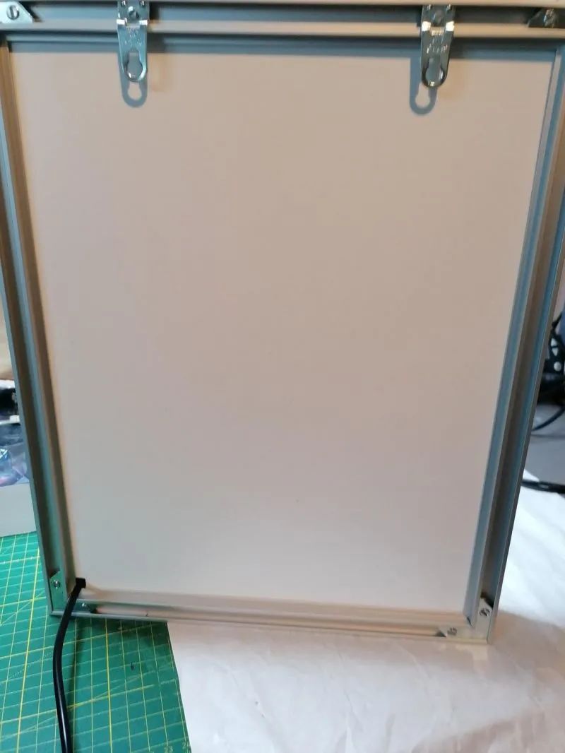 DIY Magical Thermochromic Clock