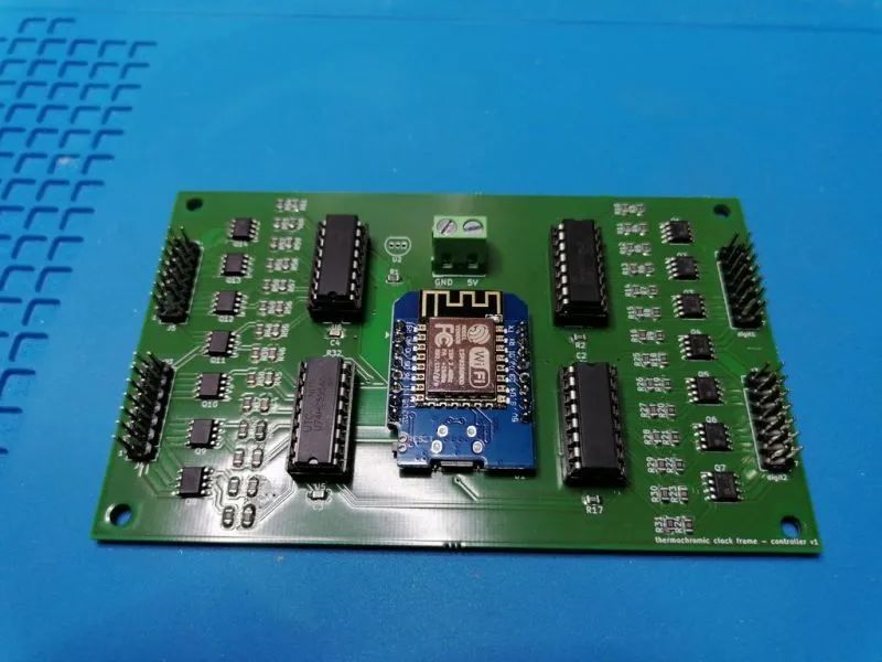 DIY Magical Thermochromic Clock