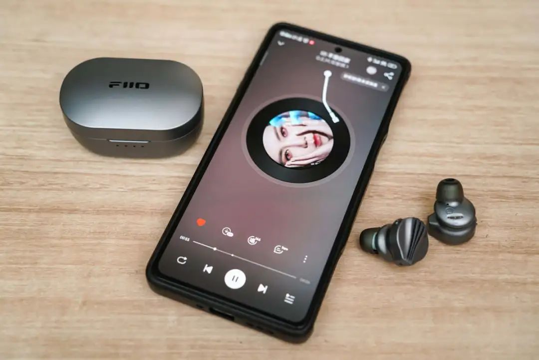 FiiO FW3 Review: Excellent HiFi Sound with Independent DAC Chip