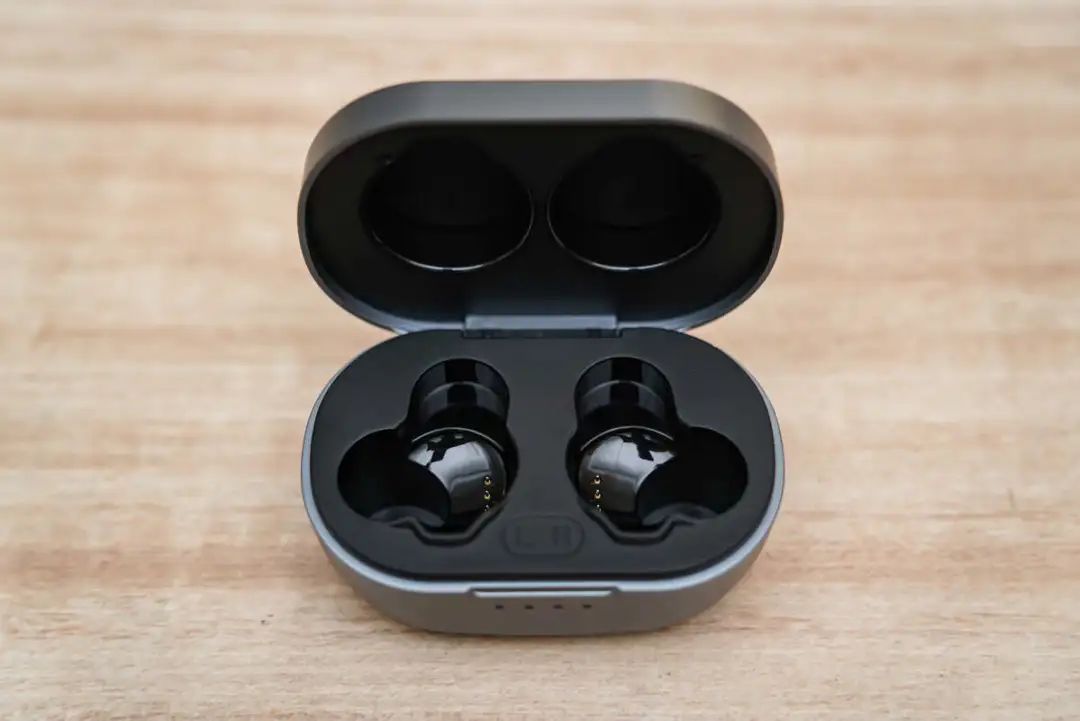 FiiO FW3 Review: Excellent HiFi Sound with Independent DAC Chip