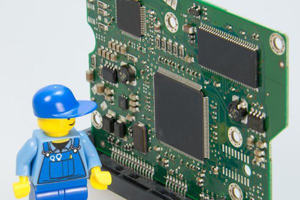 Understanding the Relationship Between PCB and Integrated Circuits
