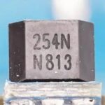 SiliconWisdom SWU254N Hall Switch And SWD1811A IC In AWEI T29 Pro Earbuds