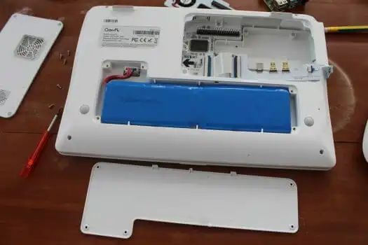 Is the Chinese Made CrowPi L Raspberry Pi Laptop Worth $279?