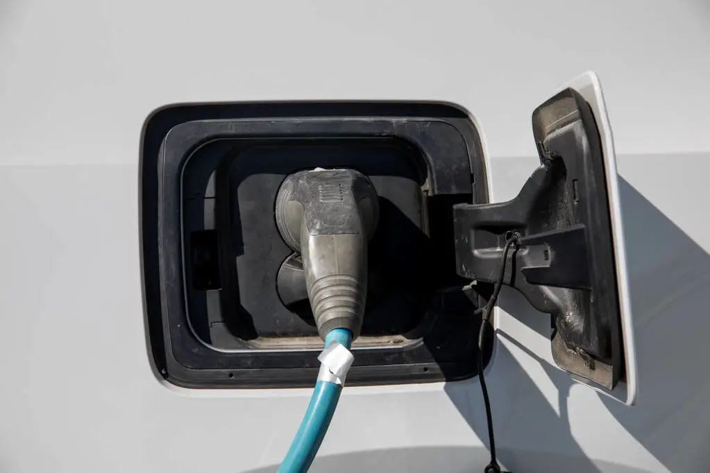 Why Do New Energy Vehicles Stop Charging Automatically?
