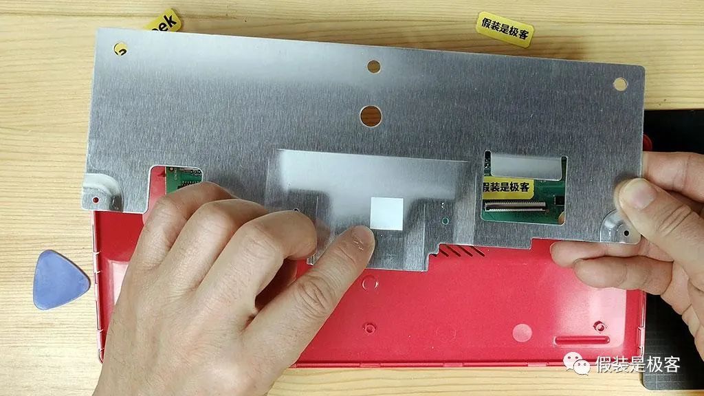Exploring the Raspberry Pi 400: Is This New Learning Machine for You?