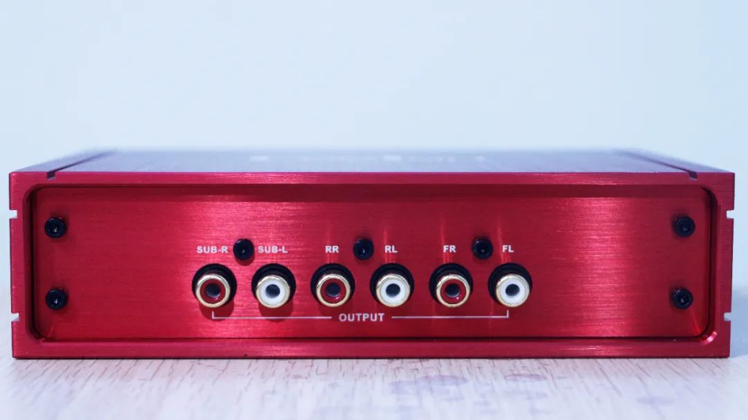 Compact Yet Powerful: The Fascinating 6-Channel DSP Amplifier