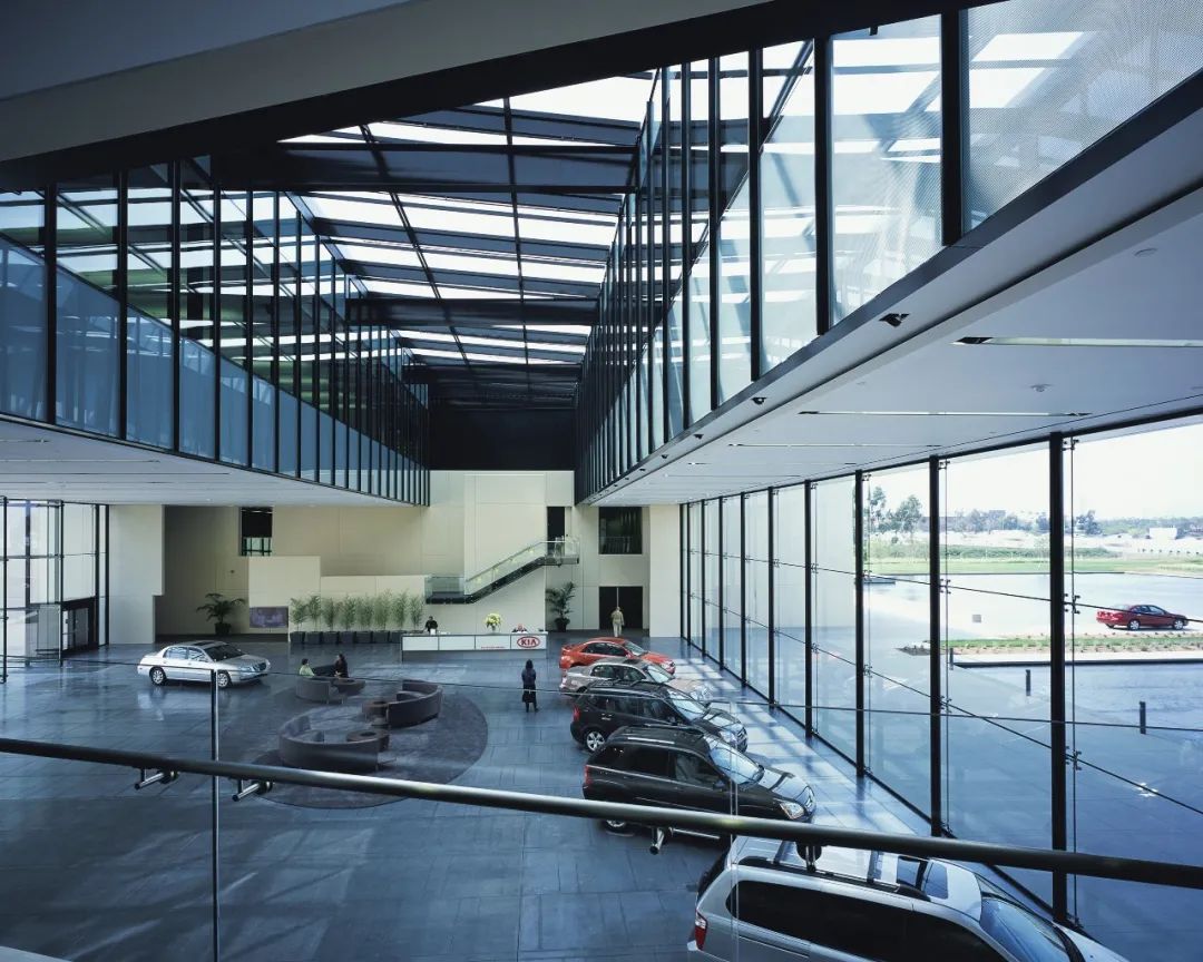 Thoughts on Headquarters Design by Silas Chiow and Qiu Huikang