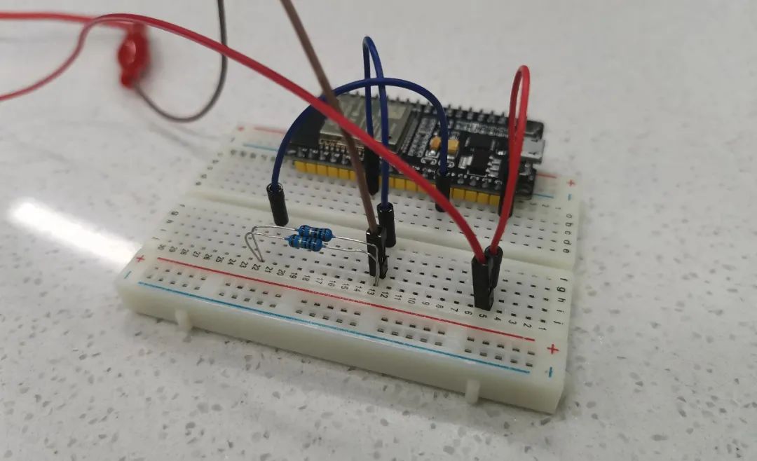 Using Phyphox and ESP32 Bluetooth for Coil Self-Induction Experiment