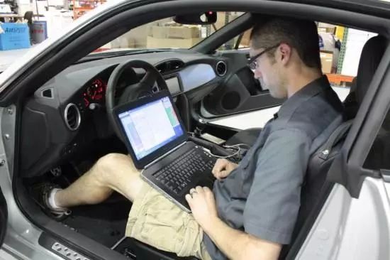 ECU Tuning vs. External Computers: Which is Better?