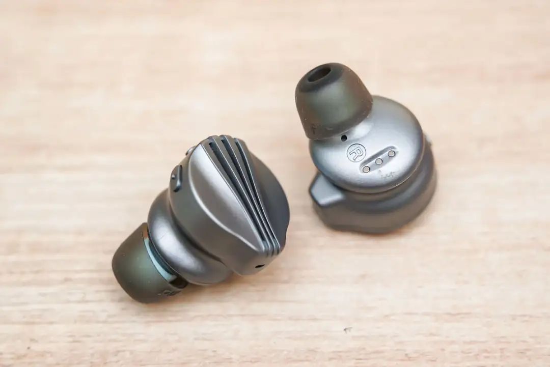 FiiO FW3 Review: Excellent HiFi Sound with Independent DAC Chip