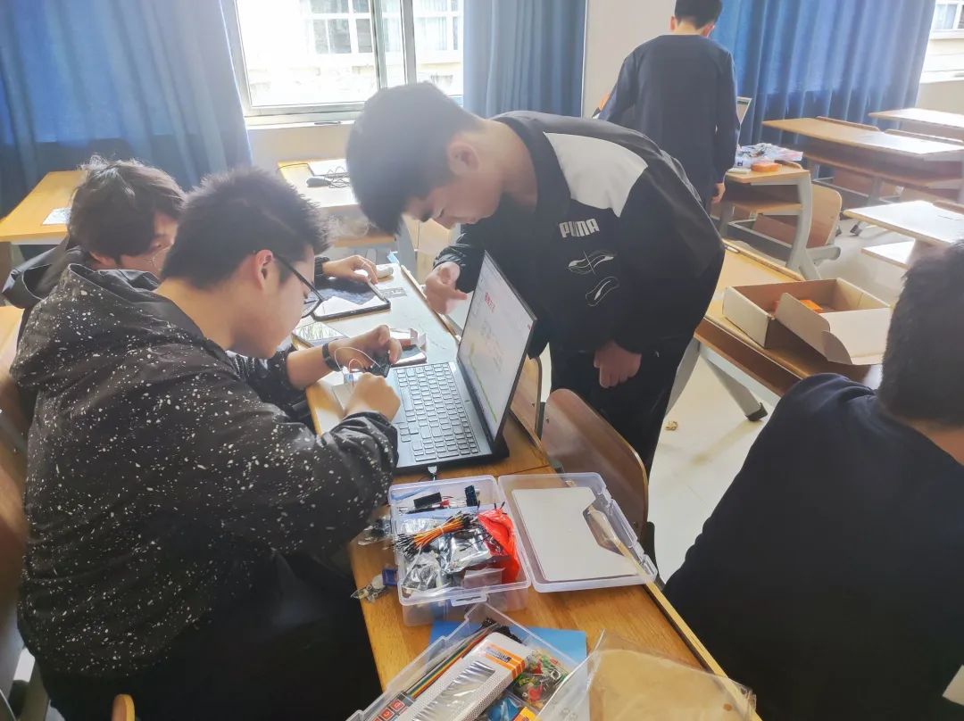 Arduino Course at Smart Robot Club - Session Four