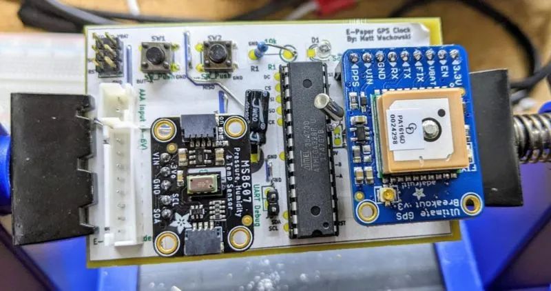 How to Build a GPS-Enabled E-Paper Clock