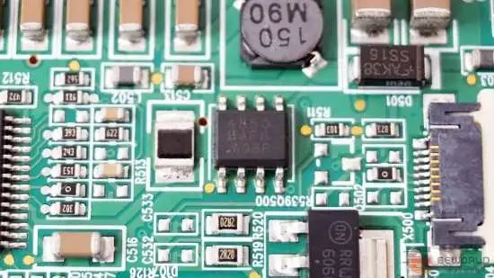 Disassembly Analysis: Audi Q3 and A4L Center Display Circuit