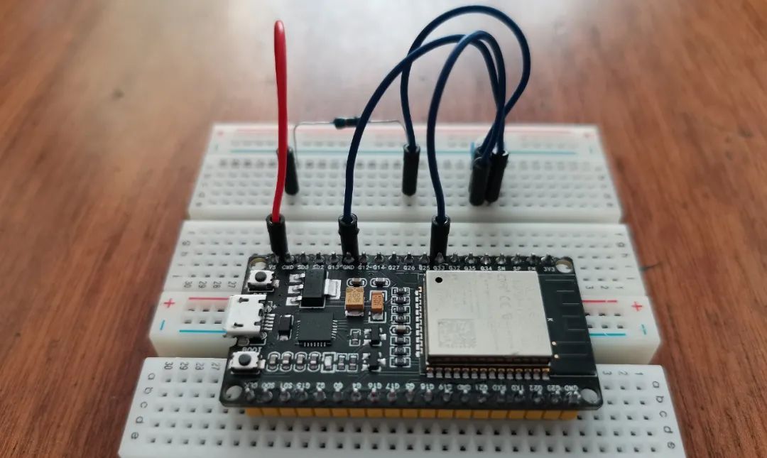 Using Phyphox and ESP32 Bluetooth to Plot Power Supply Voltage vs. External Resistance